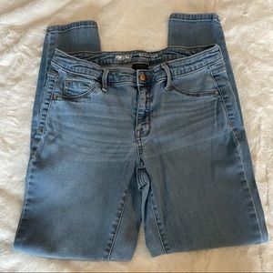 Mid-Rise Skinny Jeans!